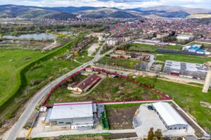 Hala industrială cu teren 10.495 mp – potențial supermarket, Lipova