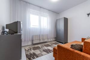 Apartament la cheie cu 2 camere la casa in Parneava Comision 0%