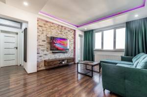 La câtiva pași de mal | 2 camere, 52 mp utili, bloc nou cu lift