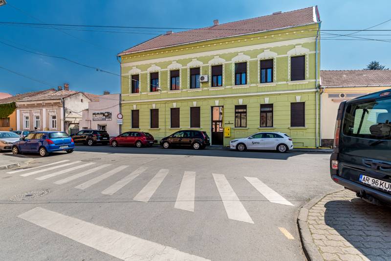 Central Arad | apartament renovat | bucătărie separată