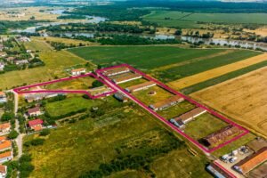 De vânzare Fermă Mândruloc 2,5 ha în zona Arad 6 camere Arad 1