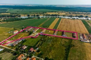 De vânzare Fermă Mândruloc 2,5 ha în zona Arad 6 camere Arad 3