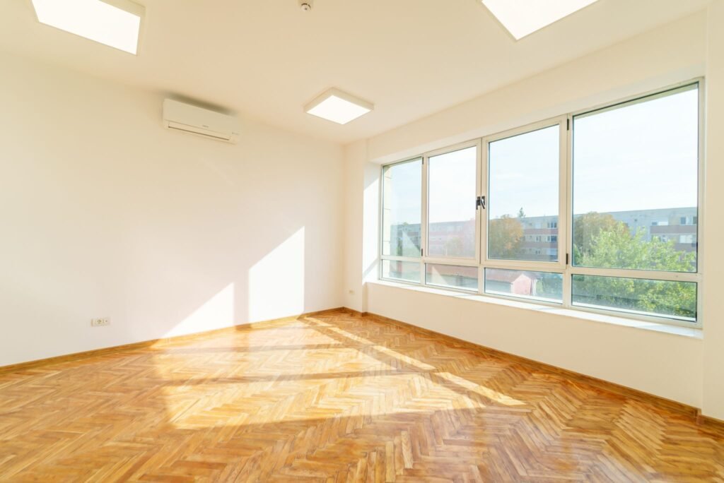 Arbema Office Arad. Birouri de închiriat De închiriat Arbema Office Arad. Birouri de închiriat în zona Aurel Vlaicu 29 camere Arad 12