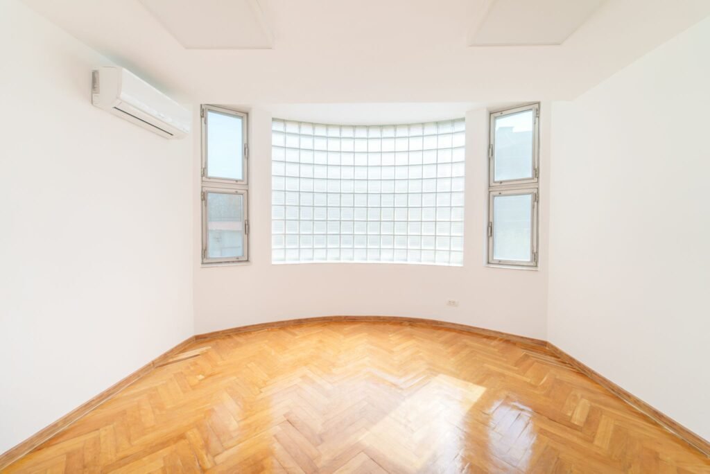 Arbema Office Arad. Birouri de închiriat De închiriat Arbema Office Arad. Birouri de închiriat în zona Aurel Vlaicu 29 camere Arad 2