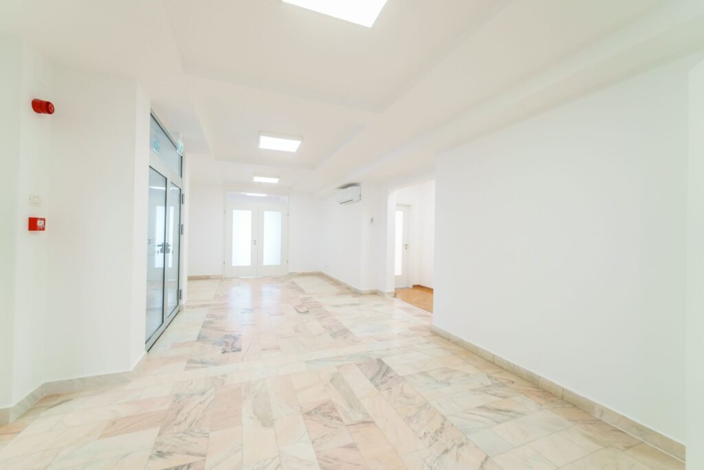 Arbema Office Arad. Birouri de închiriat De închiriat Arbema Office Arad. Birouri de închiriat în zona Aurel Vlaicu 29 camere Arad 4