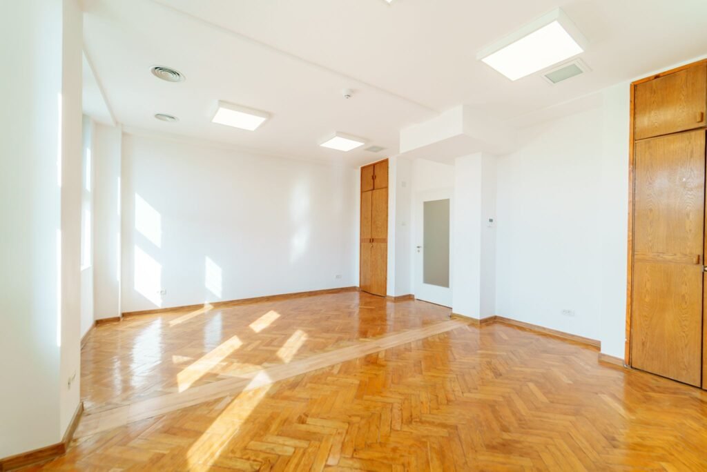 Arbema Office Arad. Birouri de închiriat De închiriat Arbema Office Arad. Birouri de închiriat în zona Aurel Vlaicu 29 camere Arad 9