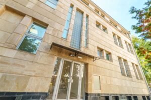 Arbema Office Arad. Birouri de închiriat De închiriat Arbema Office Arad. Birouri de închiriat. în zona Aurel Vlaicu 29 camere Arad 1