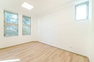 Arbema Office Arad. Birouri de închiriat De închiriat Arbema Office Arad. Birouri de închiriat. în zona Aurel Vlaicu 29 camere Arad 19