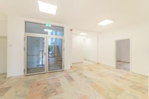 Arbema Office Arad. Birouri de închiriat De închiriat Arbema Office Arad. Birouri de inchiriat. în zona Aurel Vlaicu 29 camere Arad 24