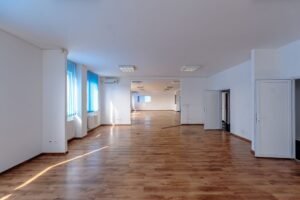 Spațiu comercial 333 mp De vânzare Spațiu comercial 333mp în zona Nord 12 camere Arad 3