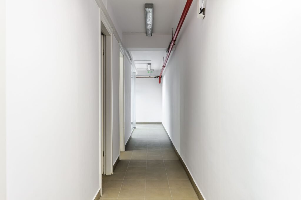 De închiriat Spațiu de închiriat central în zona Bancilor 10 camere Arad 1