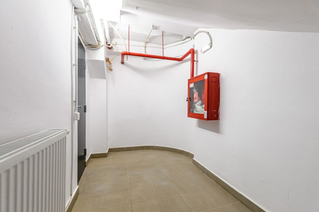 De închiriat Spațiu de închiriat central în zona Bancilor 10 camere Arad 1