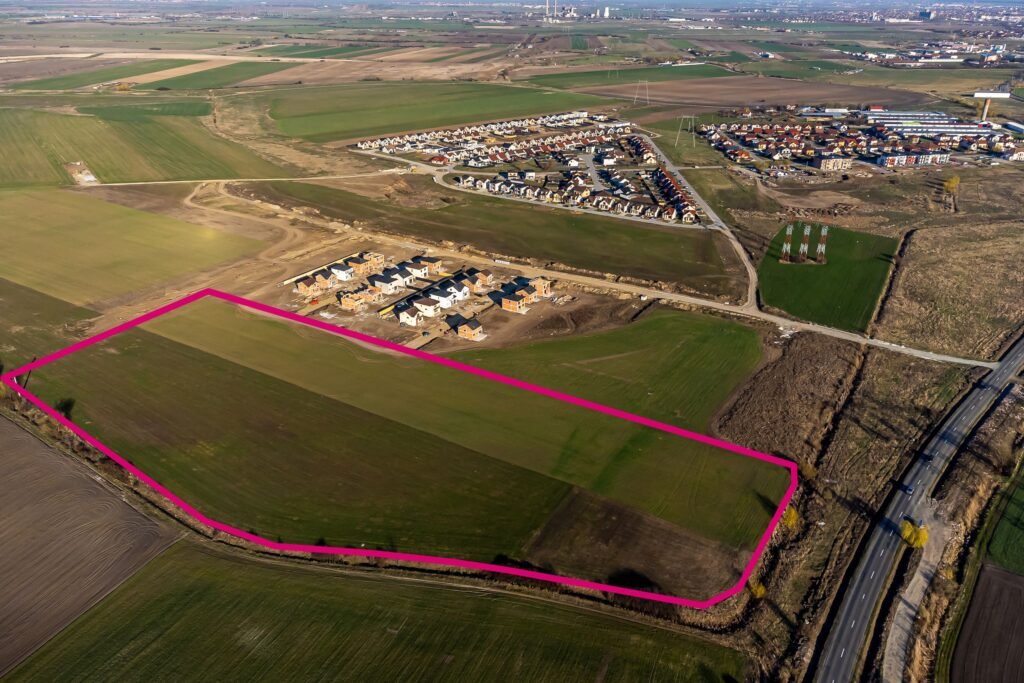 De vânzare Teren de case lipit de Cartierul Westfield în zona Exterior Nord Arad 1