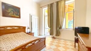 Casă boierească în zonă centrală De vânzare Casa boiereasca in zona centrala în zona Ultracentral 12 camere 4 dormitoare Arad 3