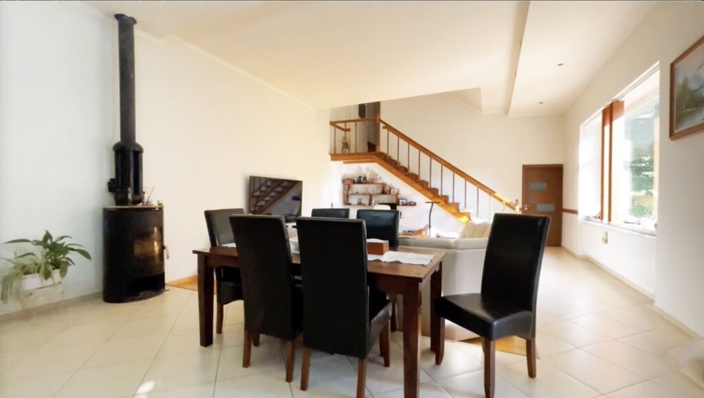 De vânzare Casă boierească în zonă centrală în zona Ultracentral 12 camere 4 dormitoare Arad 7