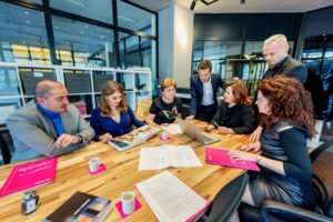 Vreau sa vand o proprietate din Arad. Casa Cladire Depozit Teren Hala