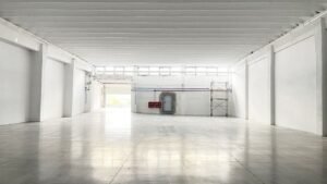 Hală de depozitare si productie De închiriat Hală de depozitare si productie în zona Nord 3 camere Arad 1