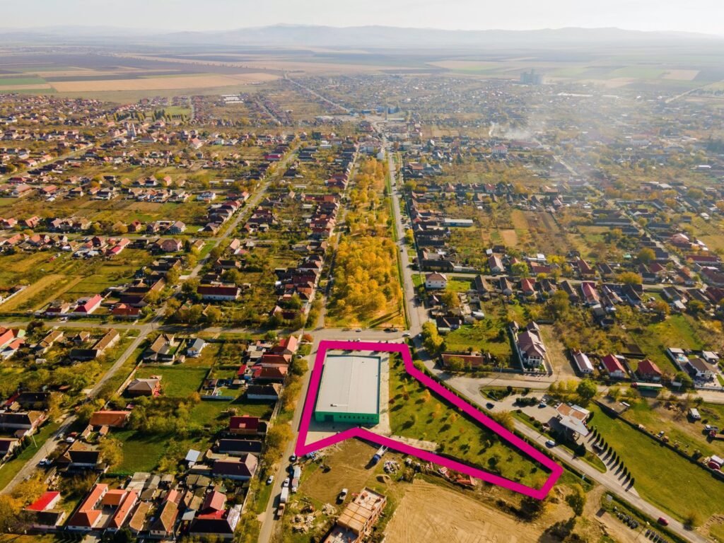 De vânzare Hală producție în localitatea Sântana în zona Nord 15 camere Arad 1