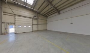 Hala industrială 727 mp De vânzare Hala industrială 707 mp în zona Exterior Sud 2 camere Arad 2