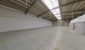 Hala industrială 727 mp De vânzare Hala industrială 707 mp în zona Exterior Sud 2 camere Arad 5