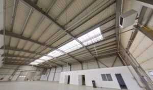 Hala industrială 727 mp De vânzare Hala industrială 707 mp în zona Exterior Sud 2 camere Arad 6