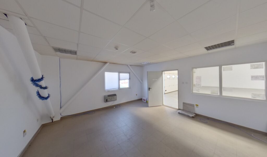 De vânzare Hala industrială 727 mp în zona Exterior Sud 2 camere Arad 3