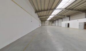 Hala industrială 727 mp Fără comision! Hala industrială 727 mp în zona Exterior Sud 2 camere Arad 4