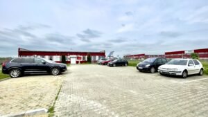 Cladire birouri cu parcari in incinta privata De vânzare Cladire birouri cu parcari in incinta privata în zona Nord 12 camere Arad 10