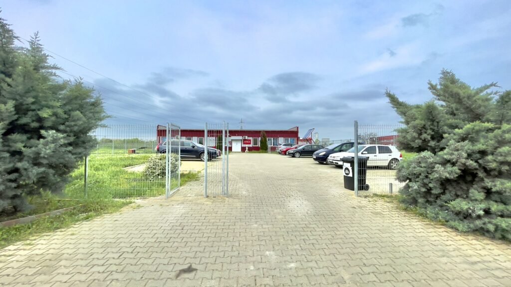 Cladire birouri cu parcari in incinta privata De vânzare Cladire birouri cu parcari in incinta privata în zona Nord 13 camere Arad 3