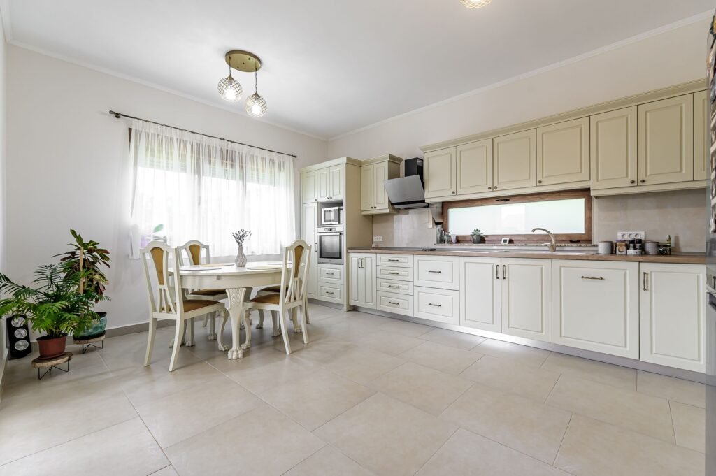 De vânzare Vilă nouă superbă tip mediteranean, zona Tabacovici în zona Aradul Nou 4 camere 3 dormitoare Arad 9