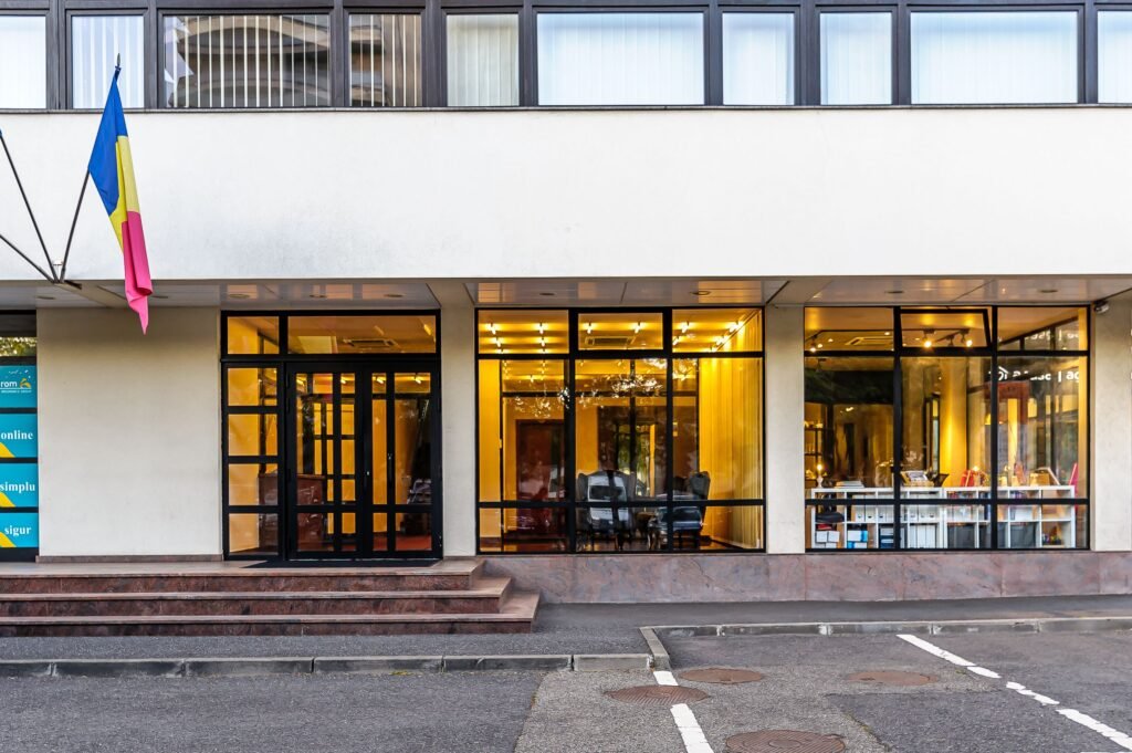 De închiriat Birouri ultracentrale cu pază permanentă în zona Ultracentral 2 camere Arad 1