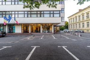 Birouri ultracentrale cu pază permanentă De închiriat Birouri ultracentrale cu pază permanentă în zona Ultracentral 2 camere Arad 5