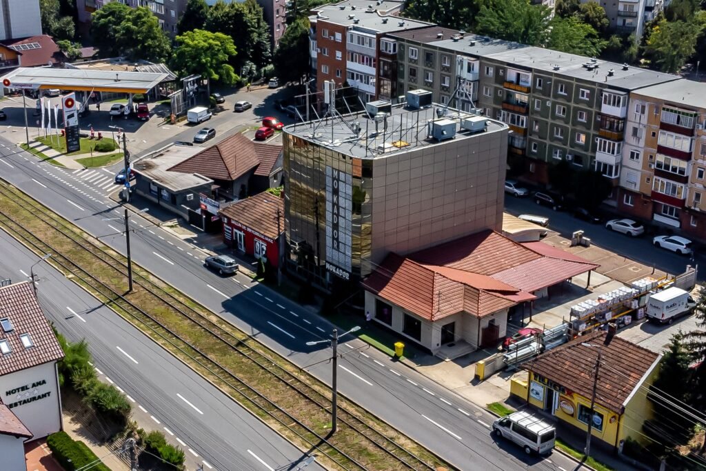 De vânzare Cladire de birouri de vanzare. Comision 0% la cumparare în zona Micalaca 19 camere Arad 2
