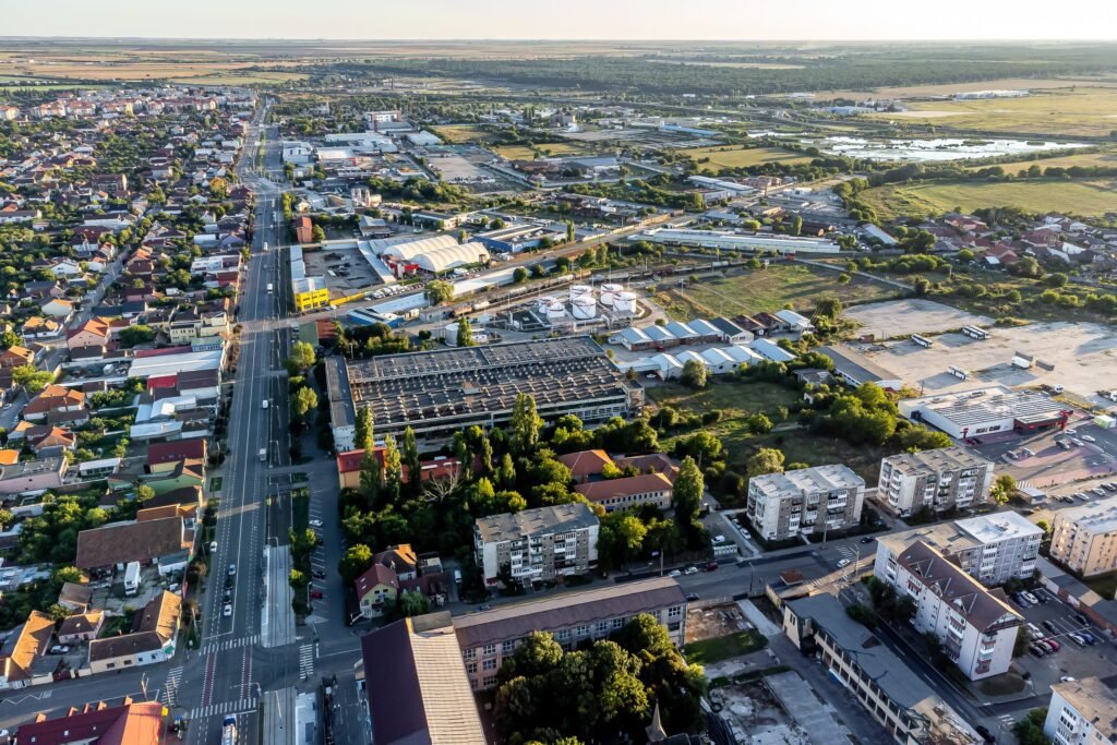 De vânzare 4.049 mp Hale industriale în Arad, aproape de A1 în zona Confectii 20 camere Arad 22