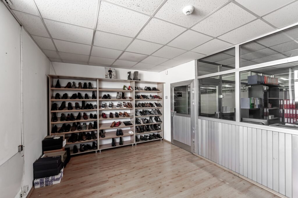 De vânzare 4.049 mp Hale industriale în Arad, aproape de A1 în zona Confectii 20 camere Arad 6