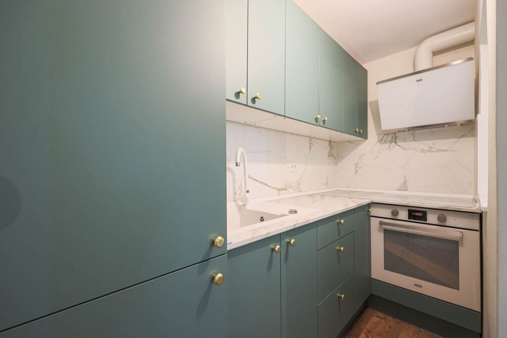 De vânzare Apartament 95 mp pe Iuliu Maniu la casă, curte proprie inchisa în zona Podgoria 2 camere 1 dormitor Arad 4