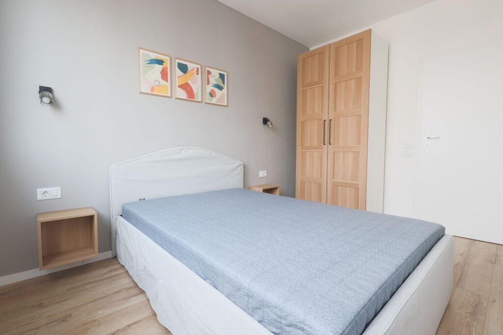 Cel mai spatios apartament ARED 1 bucata disponibila De vânzare Cel mai spatios apartament ARED 1 bucata disponibila în zona Aurel Vlaicu 3 camere 2 dormitoare Arad 5