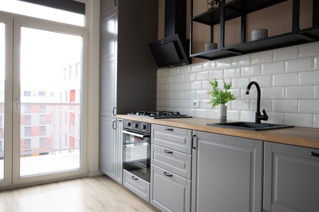 De vânzare REZERVAT Cel mai spatios apartament ARED Chirias inclus în zona Aurel Vlaicu 3 camere 2 dormitoare Arad 1