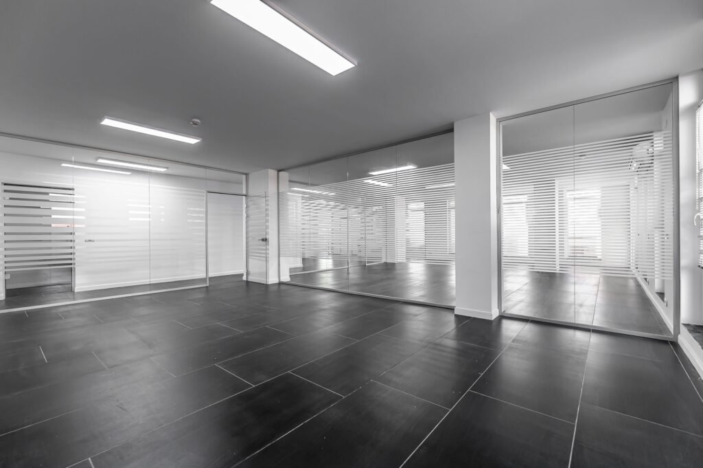 Exclusivitate si prestigiu: Spatiu de birouri premium ultracentral De vânzare Exclusivitate si prestigiu: Spatiu de birouri premium ultracentral în zona Ultracentral 4 camere Arad 8