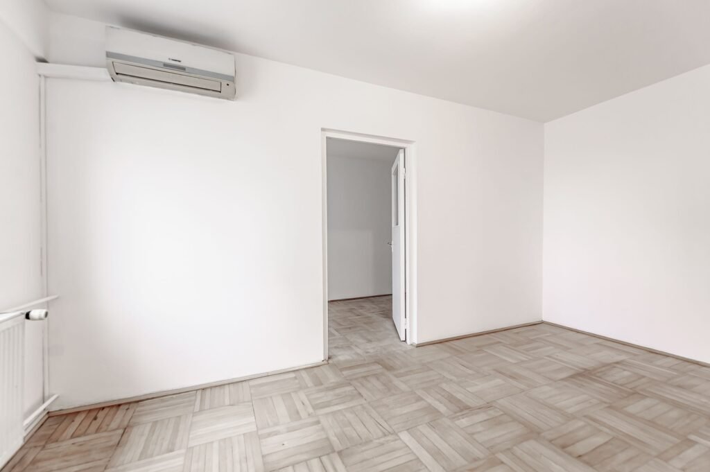 De vânzare Apartament compact și modern – Zona Intim în zona Banu Mărăcine 2 camere 1 dormitor Arad 2