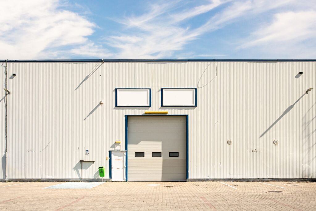 De vânzare Hală industrială 727 mp în Arad langă Autostrada A1 în zona Sud 1 camera Arad 7