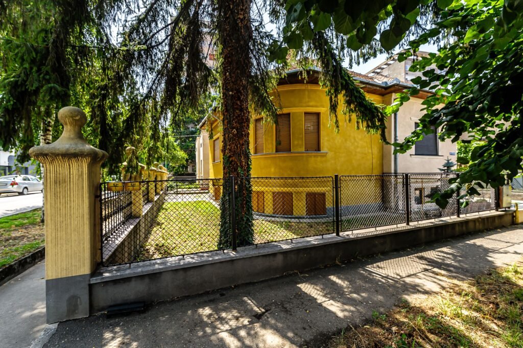 Proprietate Vândută Apartament la casă tip duplex pe Strada 9 Mai De vânzare Proprietate Vândută Apartament la casă tip duplex pe Strada 9 Mai în zona Central 3 camere 2 dormitoare Arad 4