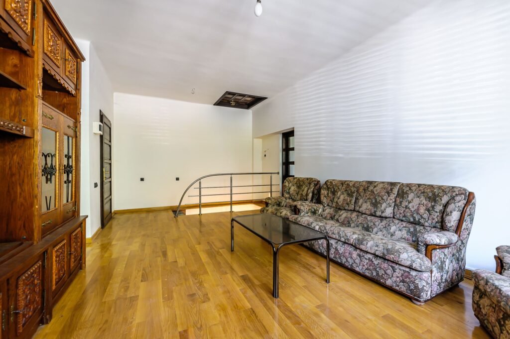 Proprietate Vândută Apartament la casă tip duplex pe Strada 9 Mai De vânzare VandutOportunitate! Apartament la casă tip duplex pe Strada 9 Mai în zona Central 3 camere 2 dormitoare Arad 6