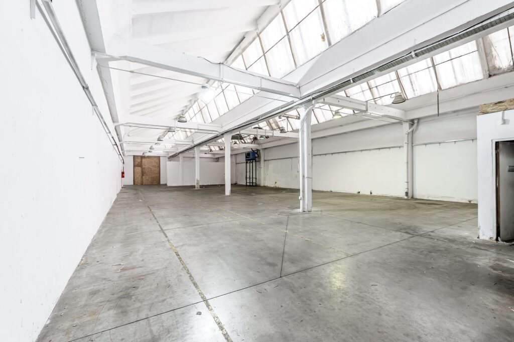 De închiriat Hală Industrială Arad 517 mp în zona UTA 1 camera Arad 1