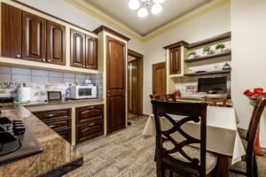 De închiriat apartament cu 2 camere central De închiriat De închiriat apartament cu 2 camere central în zona Central 2 camere 1 dormitor Arad 1