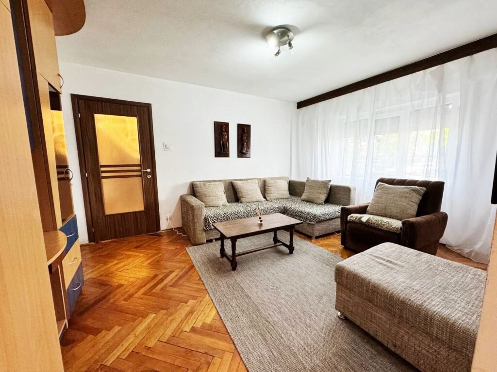De vânzare Apartament cu 2 camere, Podgoria, lângă Genarala 5 (LNI) în zona Podgoria 2 camere 1 dormitor Arad 1