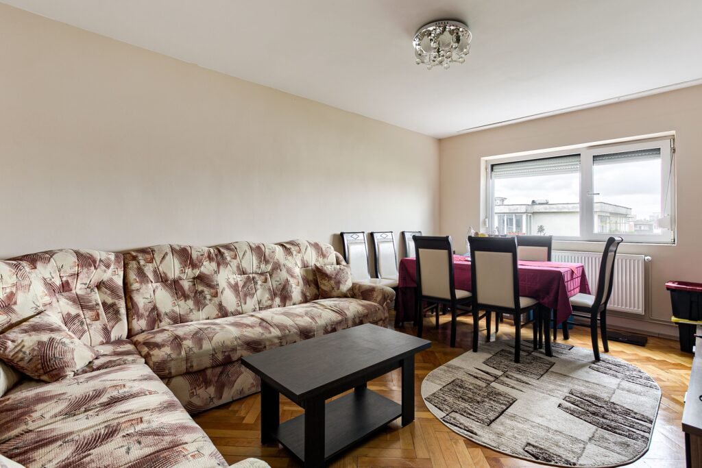 De vânzare Apartament cu 3 camere zona Miorița etaj 4 în zona Micalaca 3 camere 2 dormitoare Arad 2