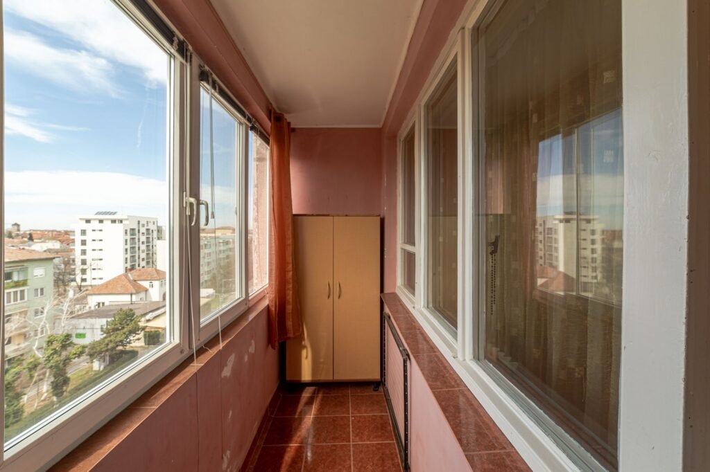 De vânzare Apartament decomandat cu 2 camere zona Boul Roșu în zona Boul Rosu 2 camere 1 dormitor Arad 6