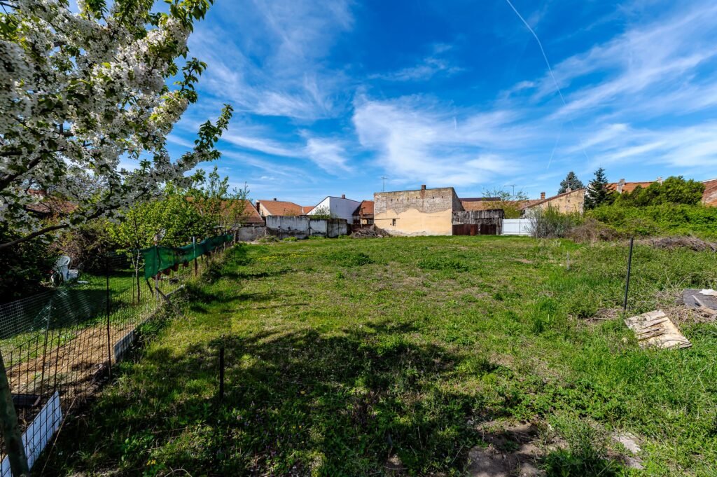 Proprietate rezervată Teren intravilan pe Strada Mărășești Comision 0 De vânzare Proprietate rezervată Teren intravilan pe Strada Mărășești Comision 0 în zona Central Arad 1