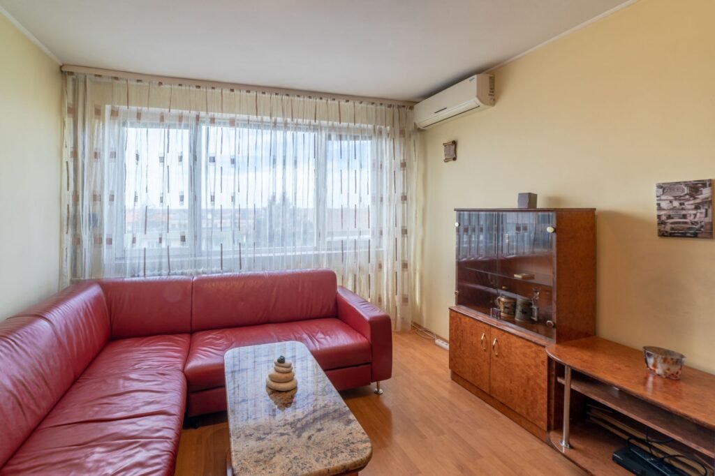 De vânzare REZERVAT! Apartament decomandat cu 2 camere zona Boul Roșu în zona Boul Rosu 2 camere 1 dormitor Arad 1